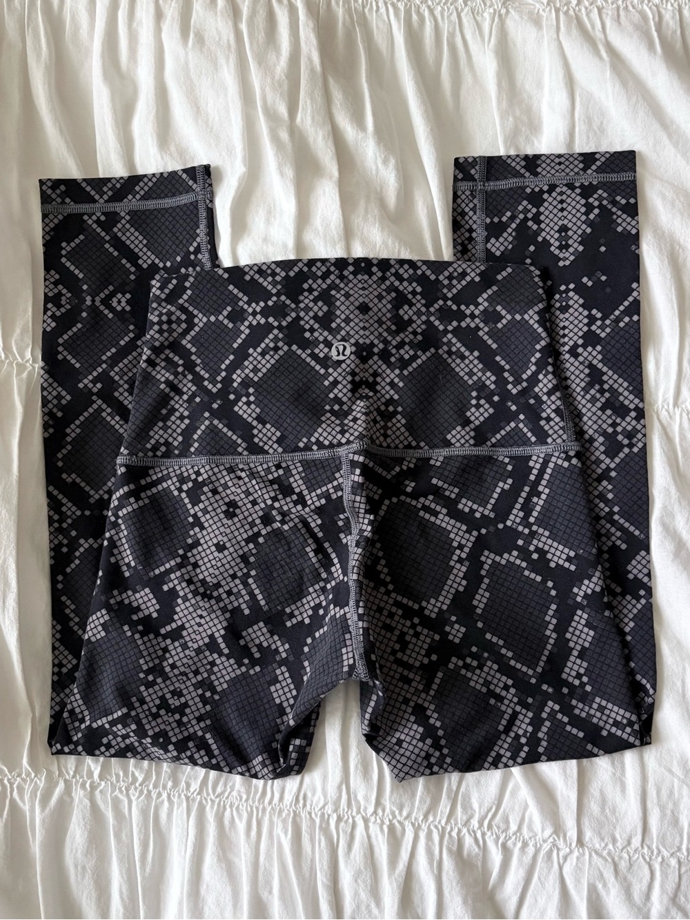 Lululemon Snake Print Capri Leggings